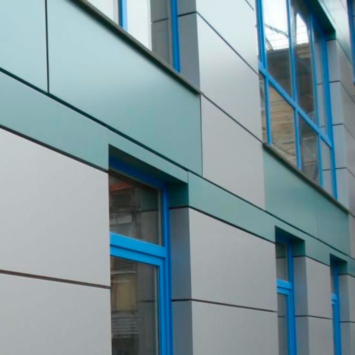 Облицювання фасадів композитними панелями - приклад роботи 3 від рекламної агенції Монблан